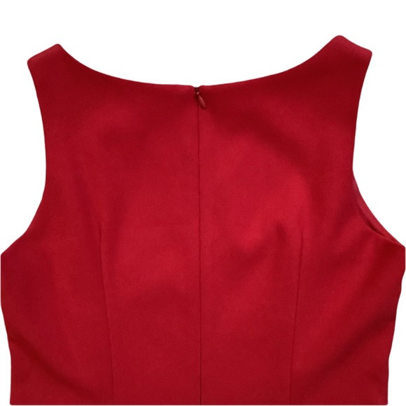 🇨🇦 Ravishing Red Sleeveless Sheath - Picture 3 of 7